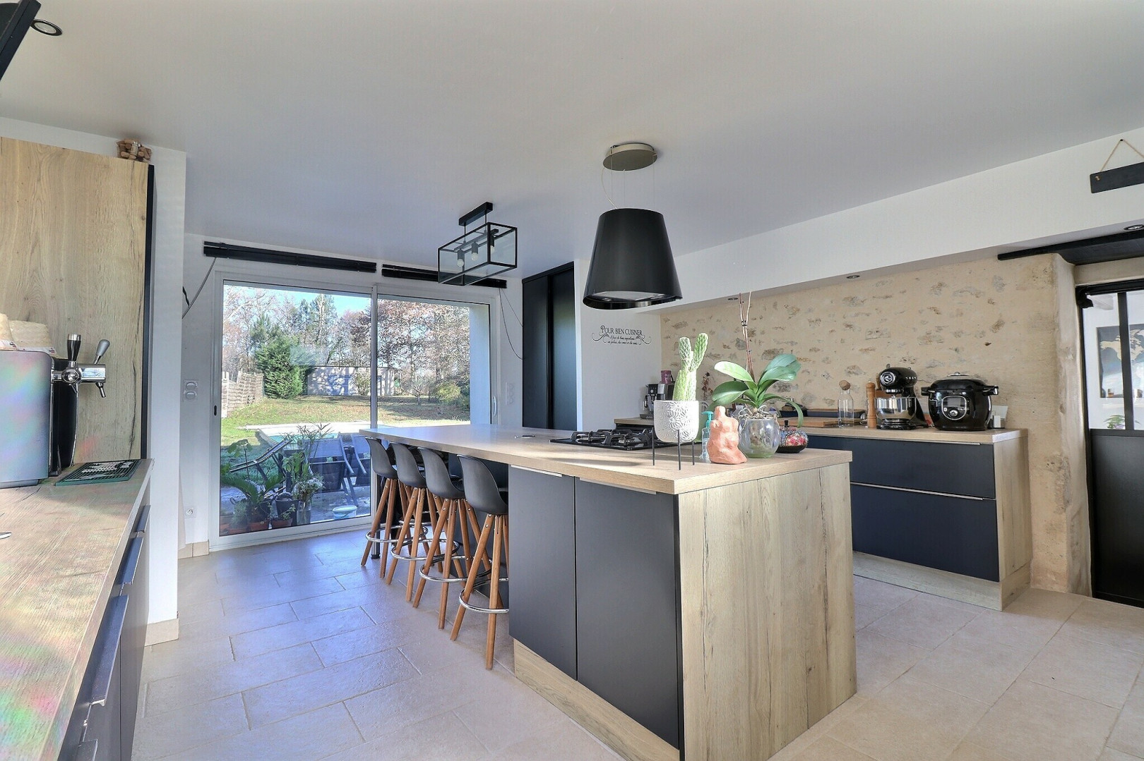 
                                                Vente
                                                 Maison 10 pièces