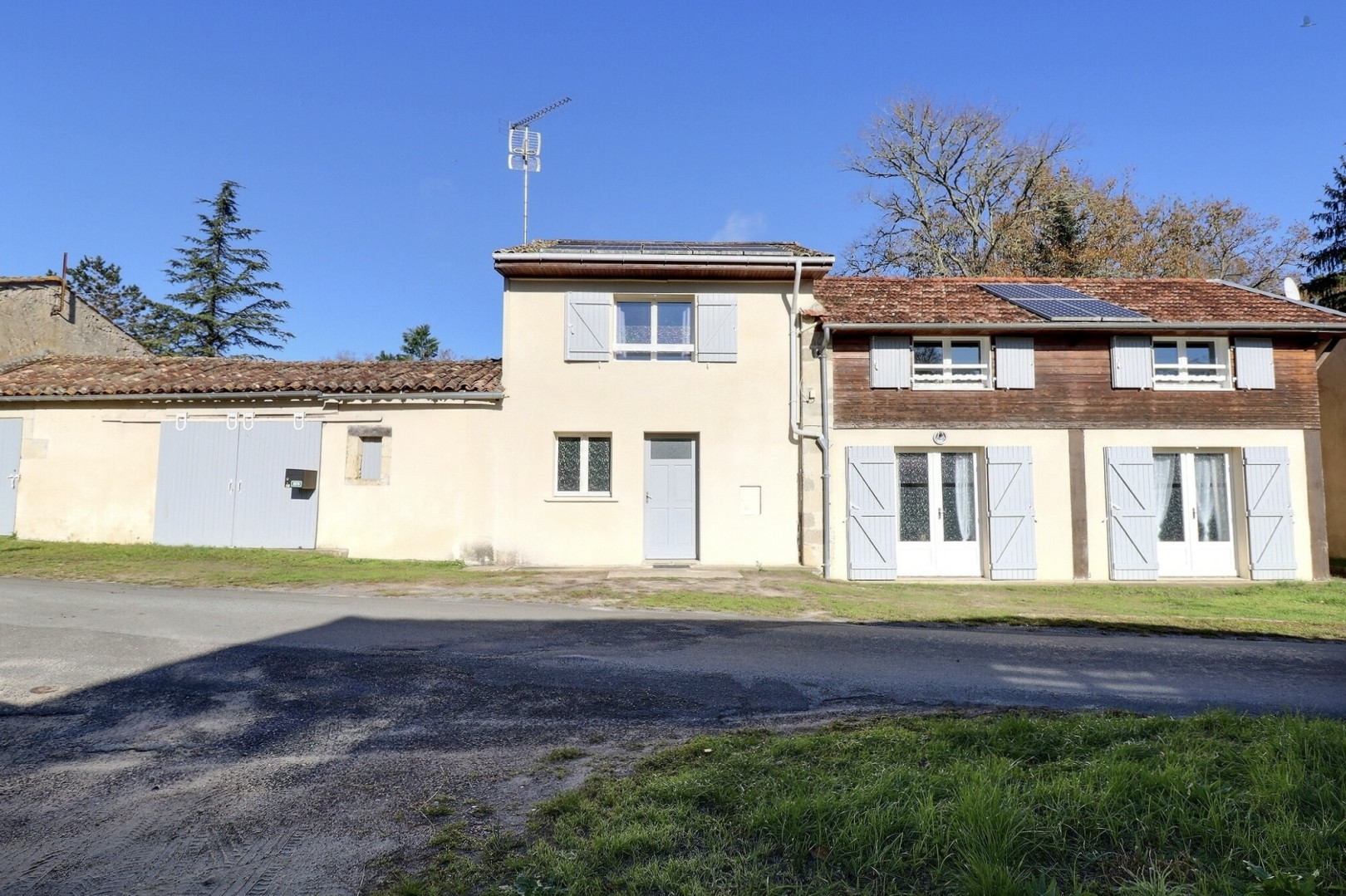 
                                                Vente
                                                 Maison 10 pièces