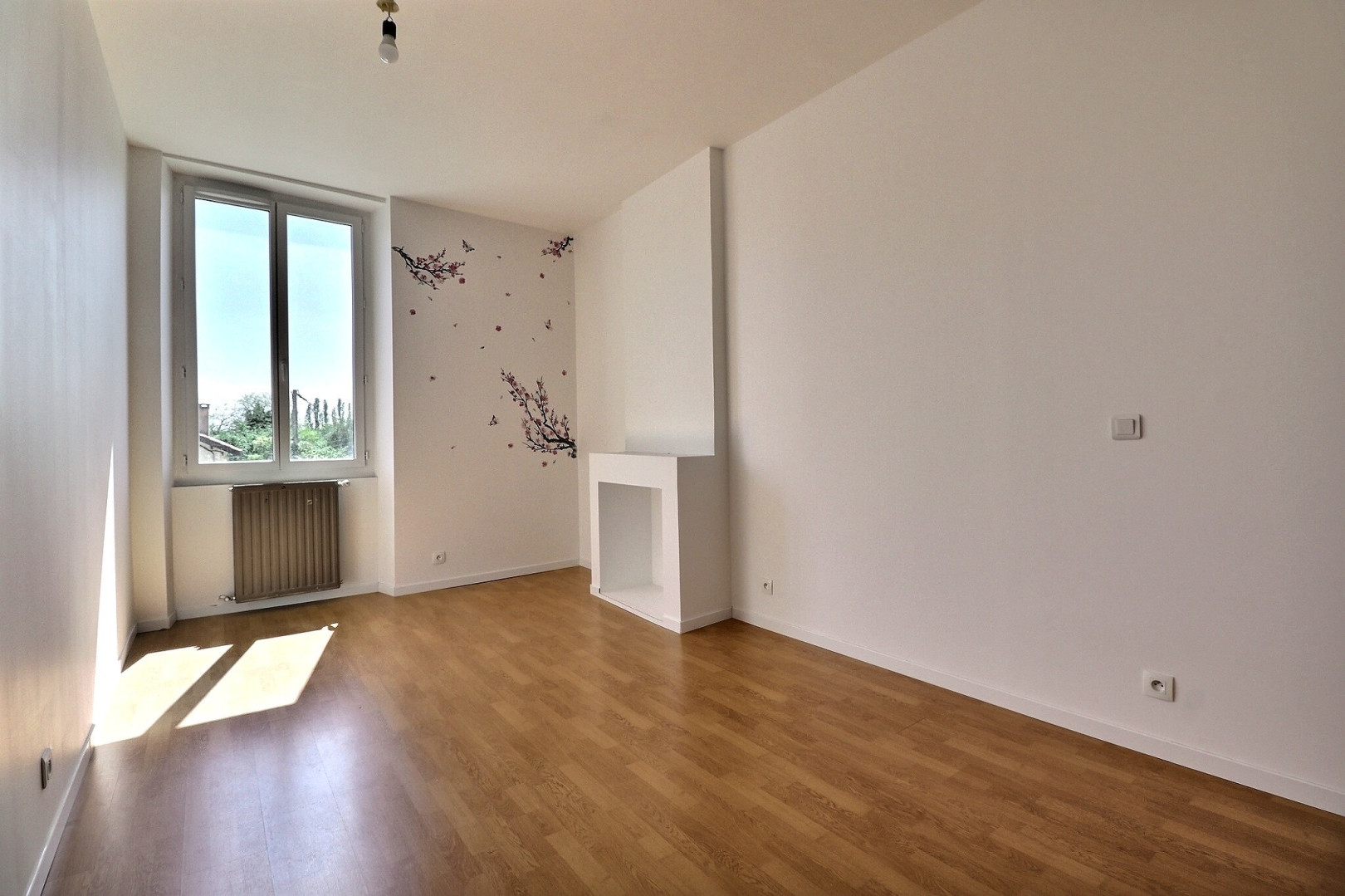
                                                Vente
                                                 Maison 10 pièces