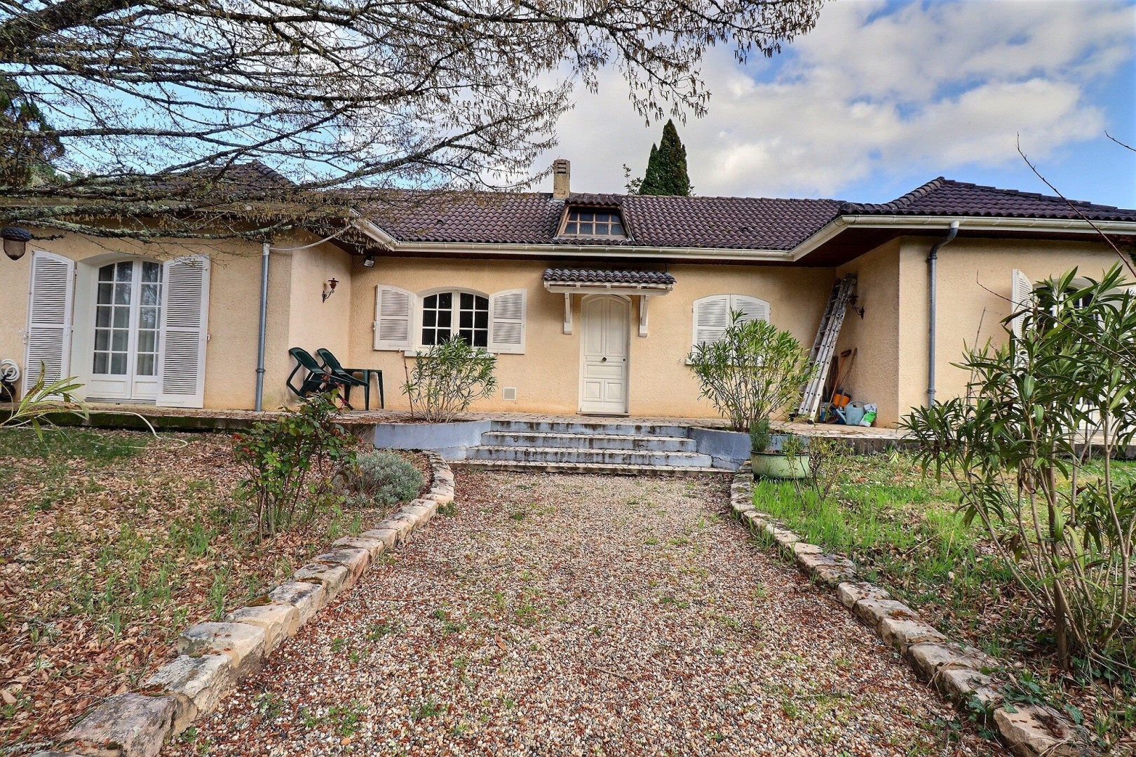 
                                                Vente
                                                 Maison 10 pièces
