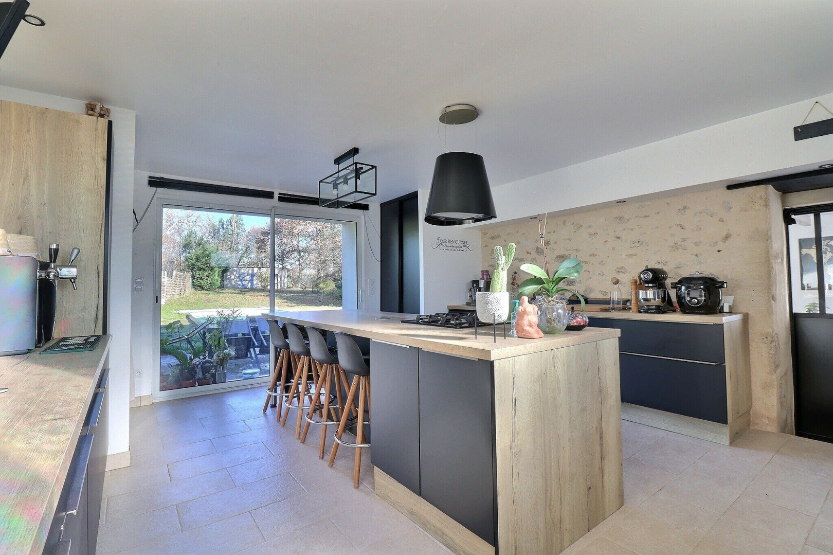 
                                                Vente
                                                 Maison 10 pièces