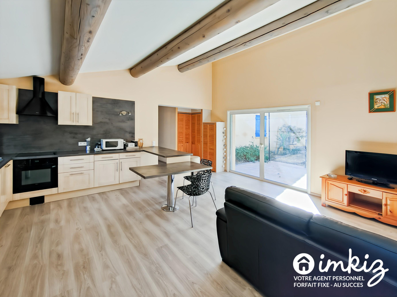 
                                                Vente
                                                 Maison 10 pièces