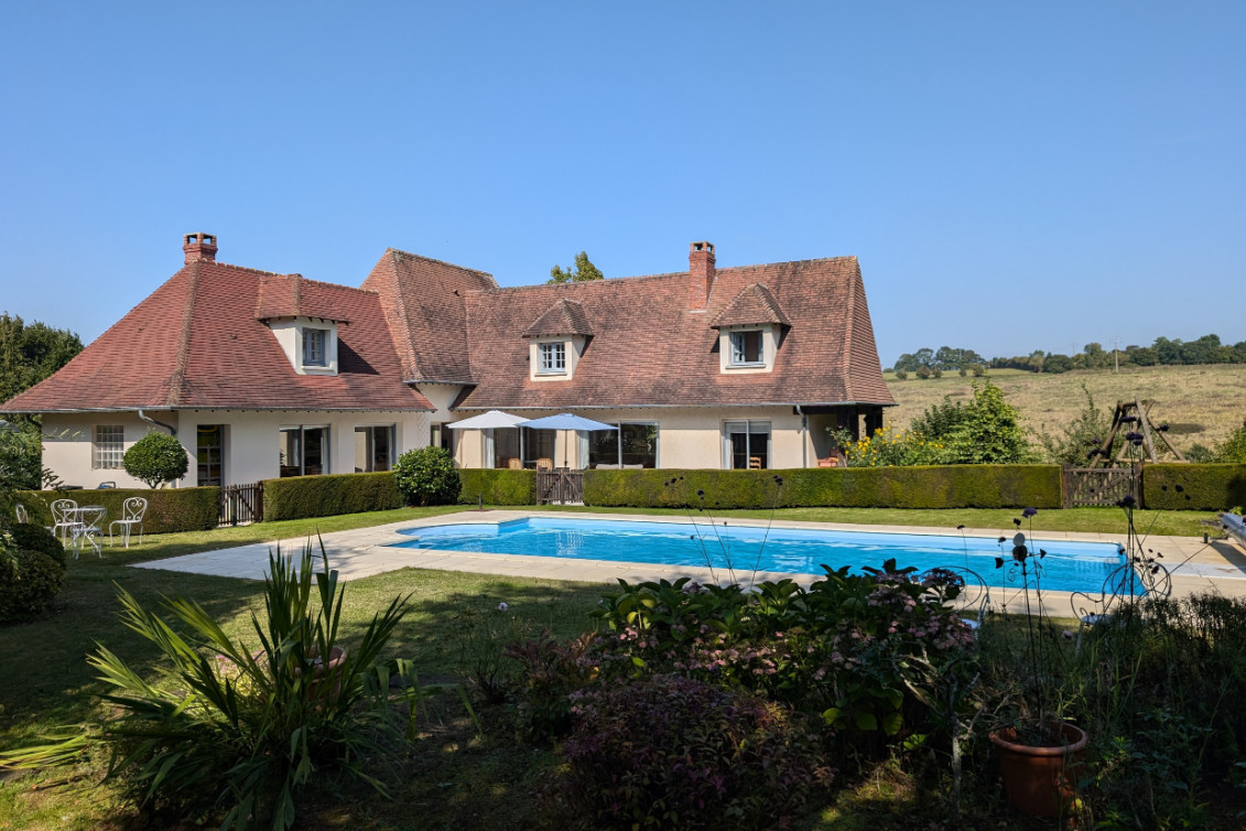 
                                                Vente
                                                 Maison 10 pièces de 198 m² à Livarot-Pays-d'Auge