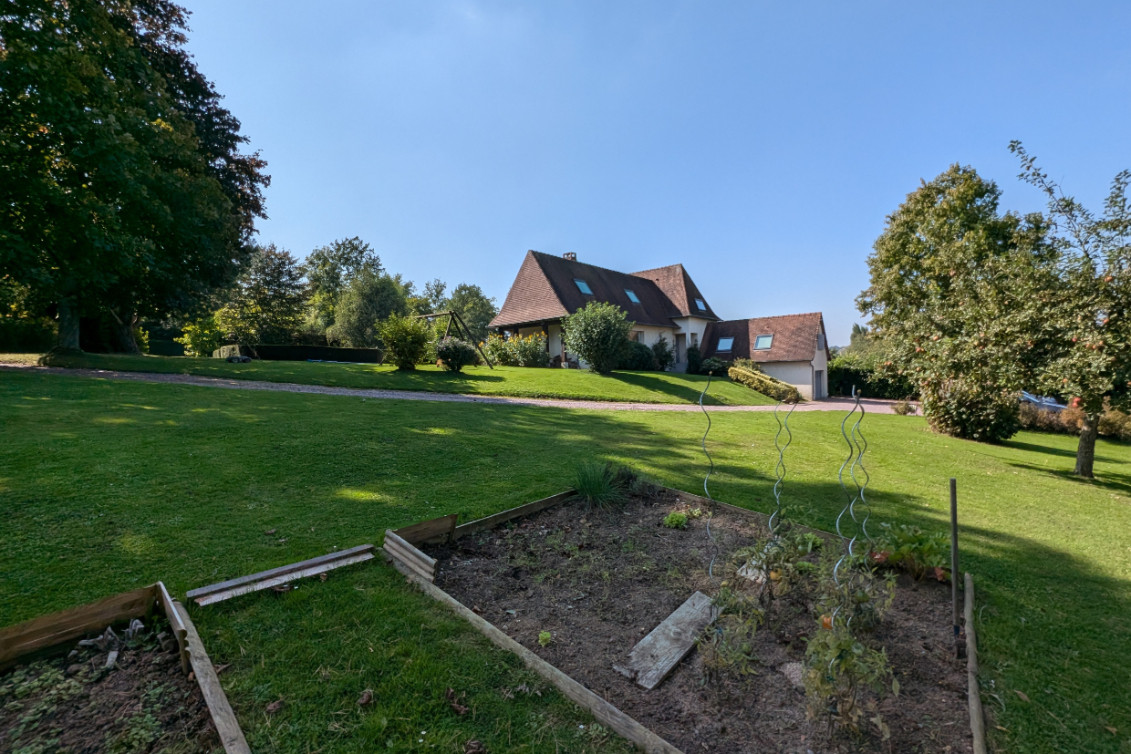 
                                                Vente
                                                 Maison 10 pièces de 198 m² à Livarot-Pays-d'Auge