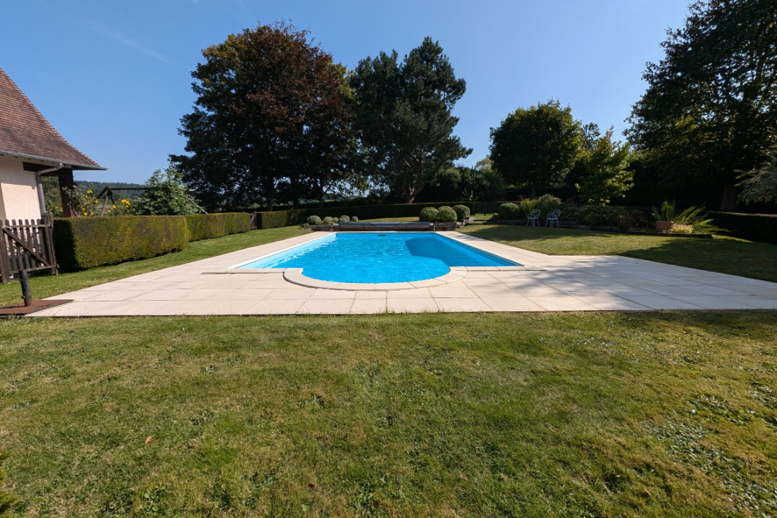
                                                Vente
                                                 Maison 10 pièces de 198 m² à Livarot-Pays-d'Auge