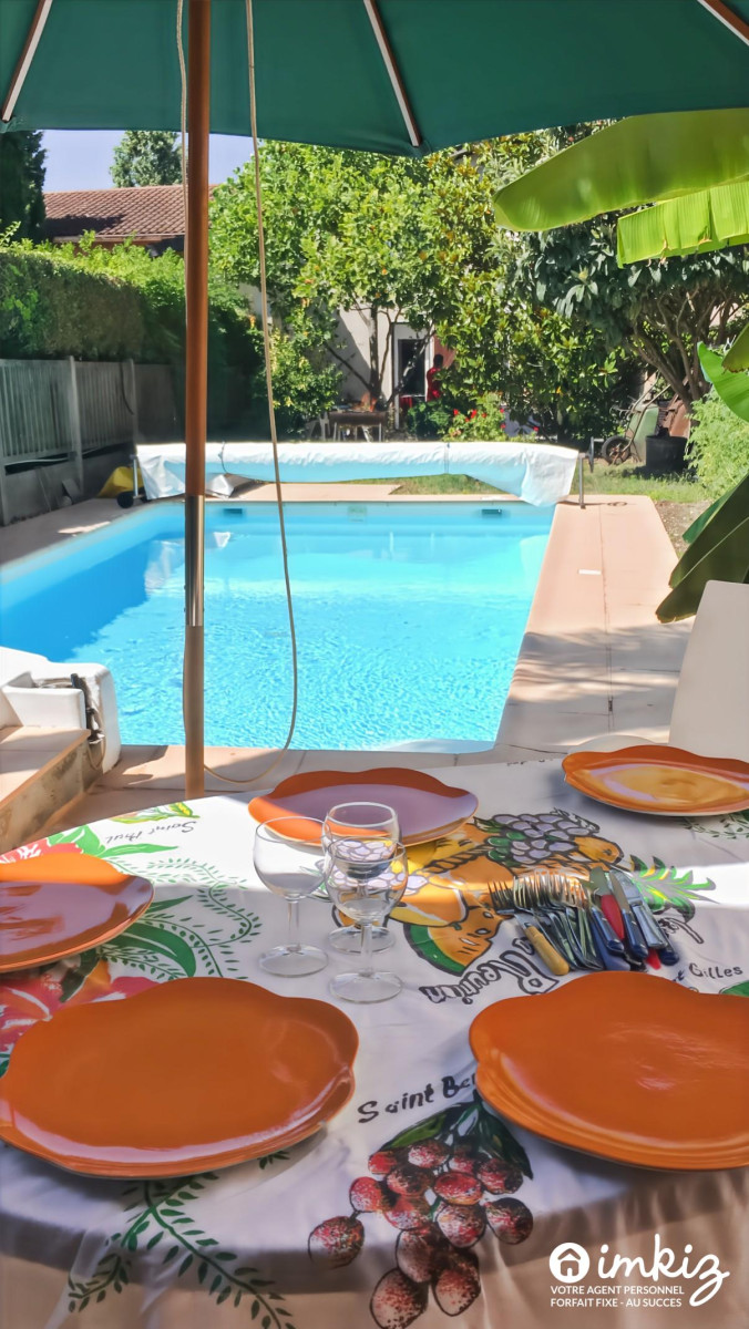 
                                                Vente
                                                 Maison 10 pièces de 285m² avec piscine