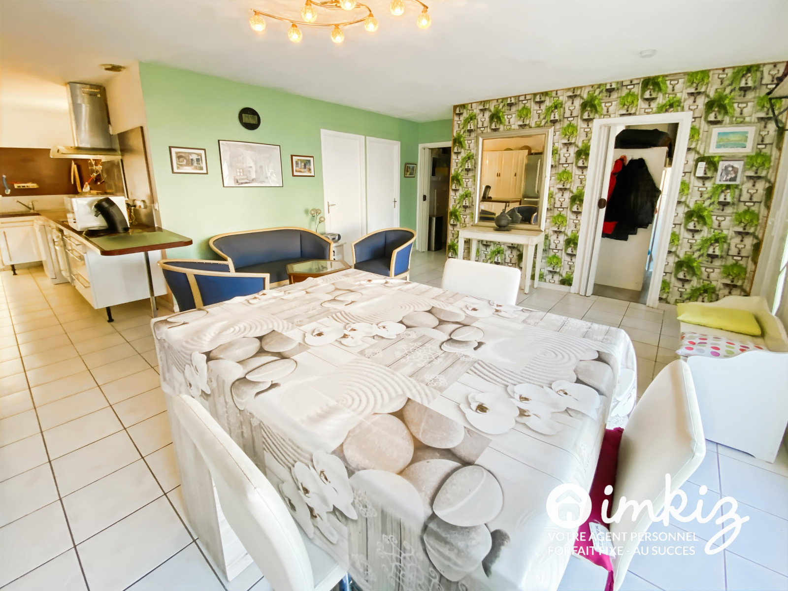 
                                                Vente
                                                 Maison 100 m2 - 3 chambres - 2 jardins