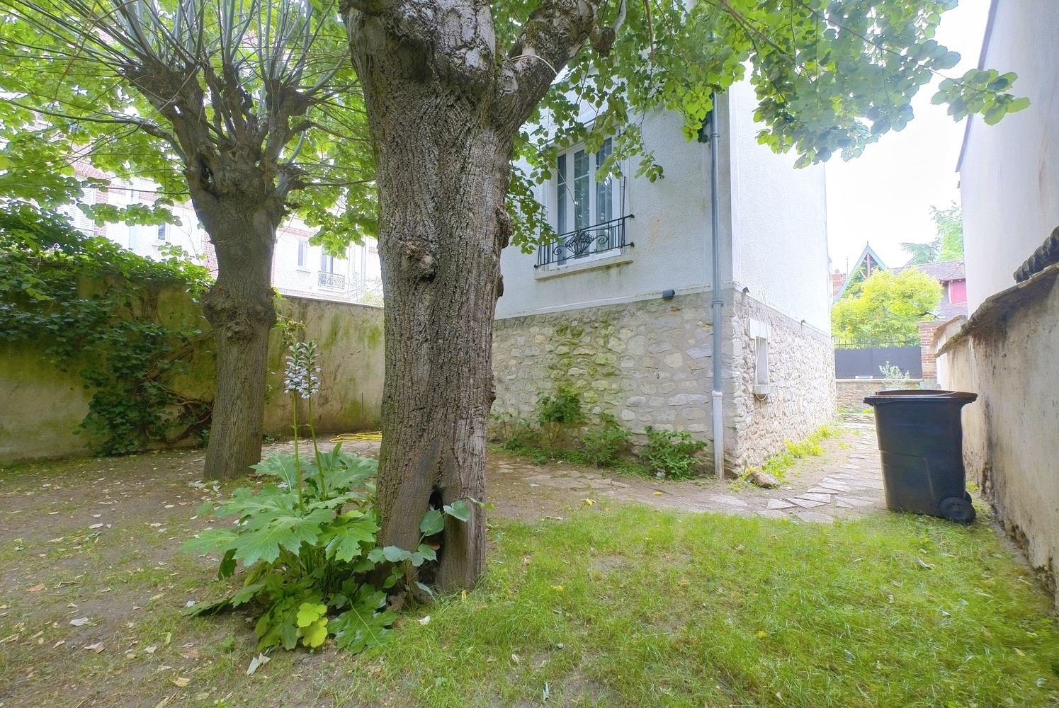 
                                                Vente
                                                 Maison 100m² 3 chambres à la Mairie + garage