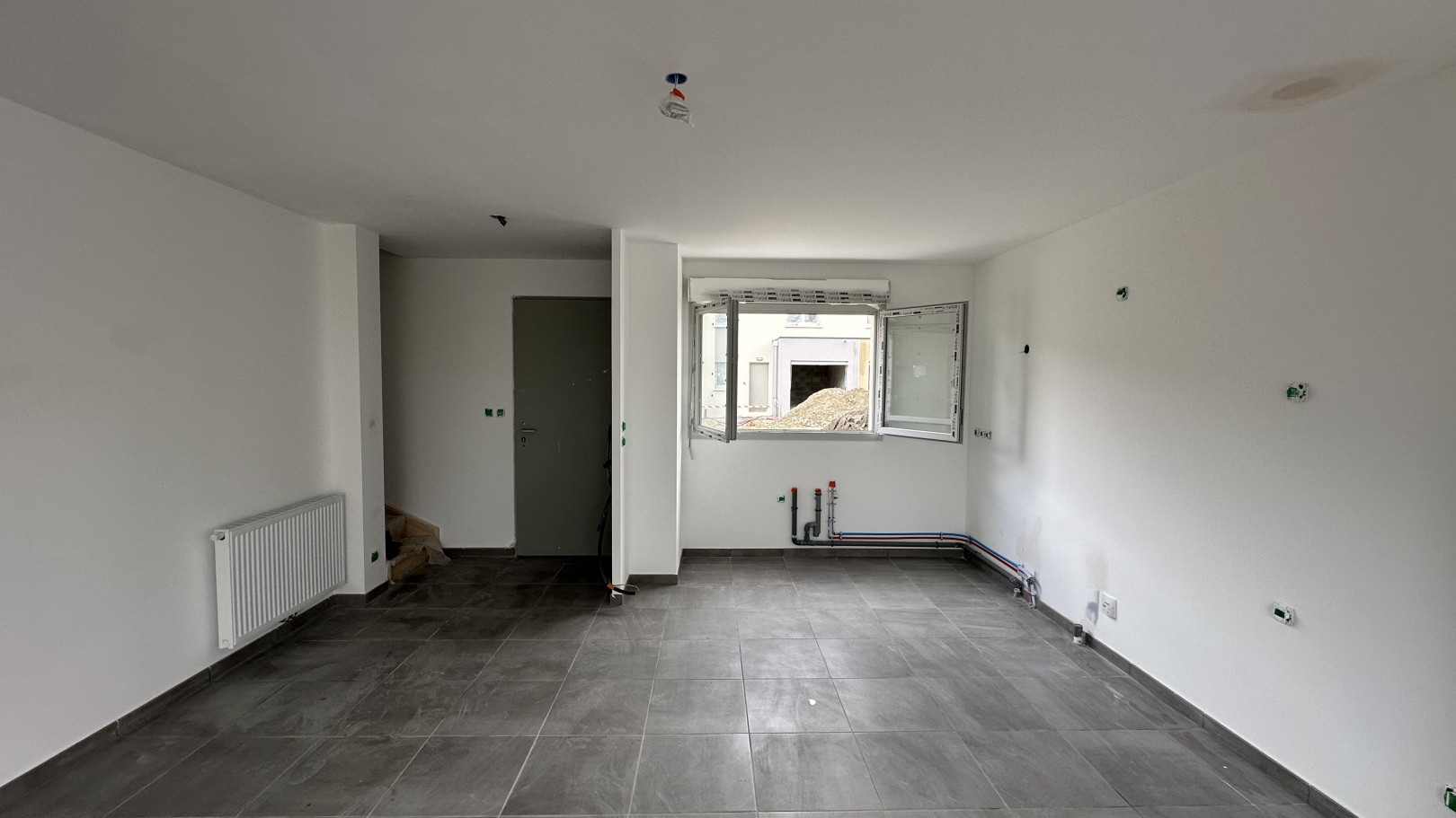 
                                                Vente
                                                 Maison 106m2 - 5 pièces avec jardin