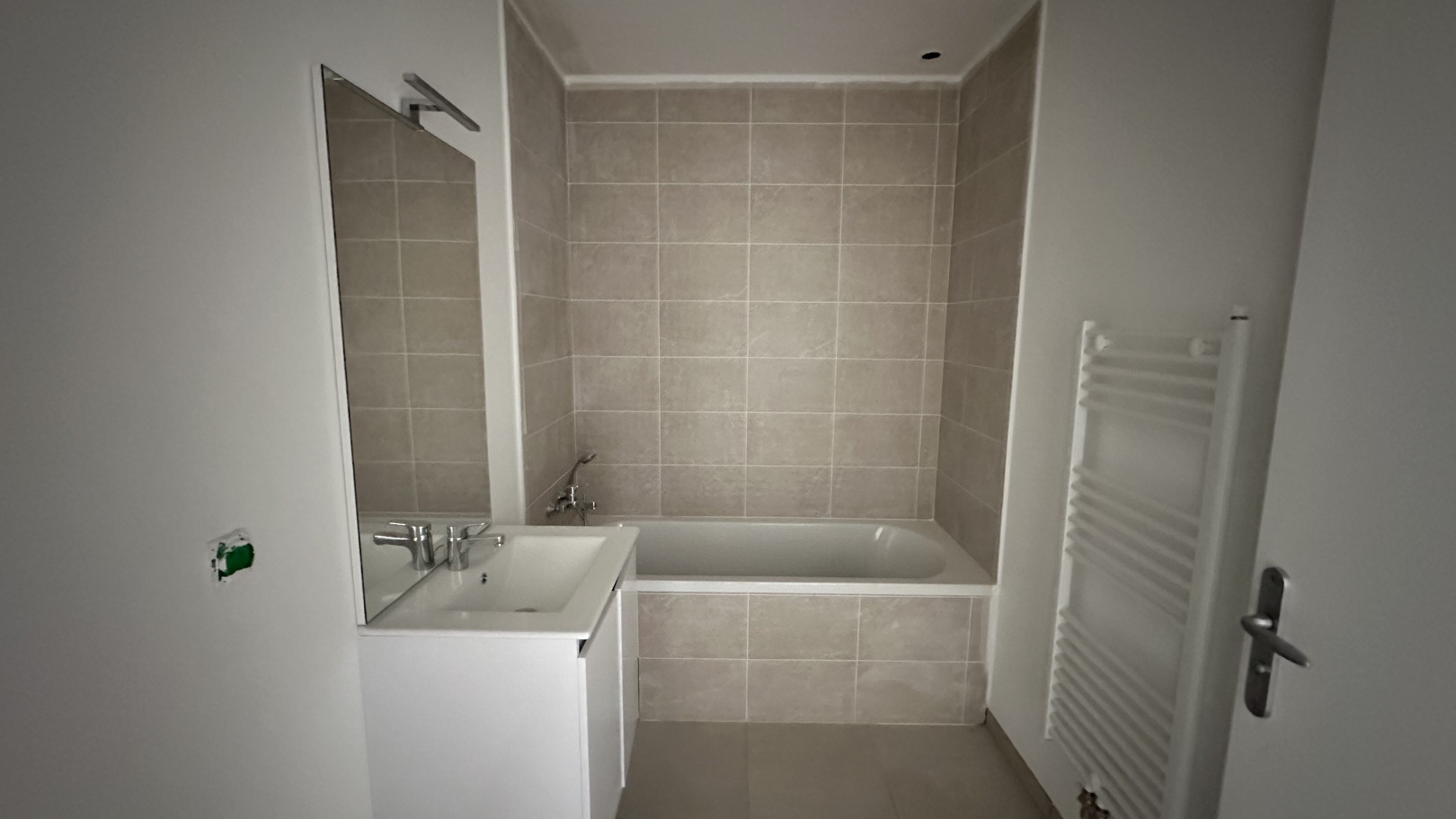 
                                                Vente
                                                 Maison 106m2 - 5 pièces avec jardin