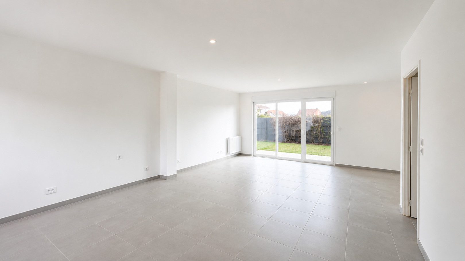 
                                                Vente
                                                 Maison 106m2 - Jardin 130m2 et garage
