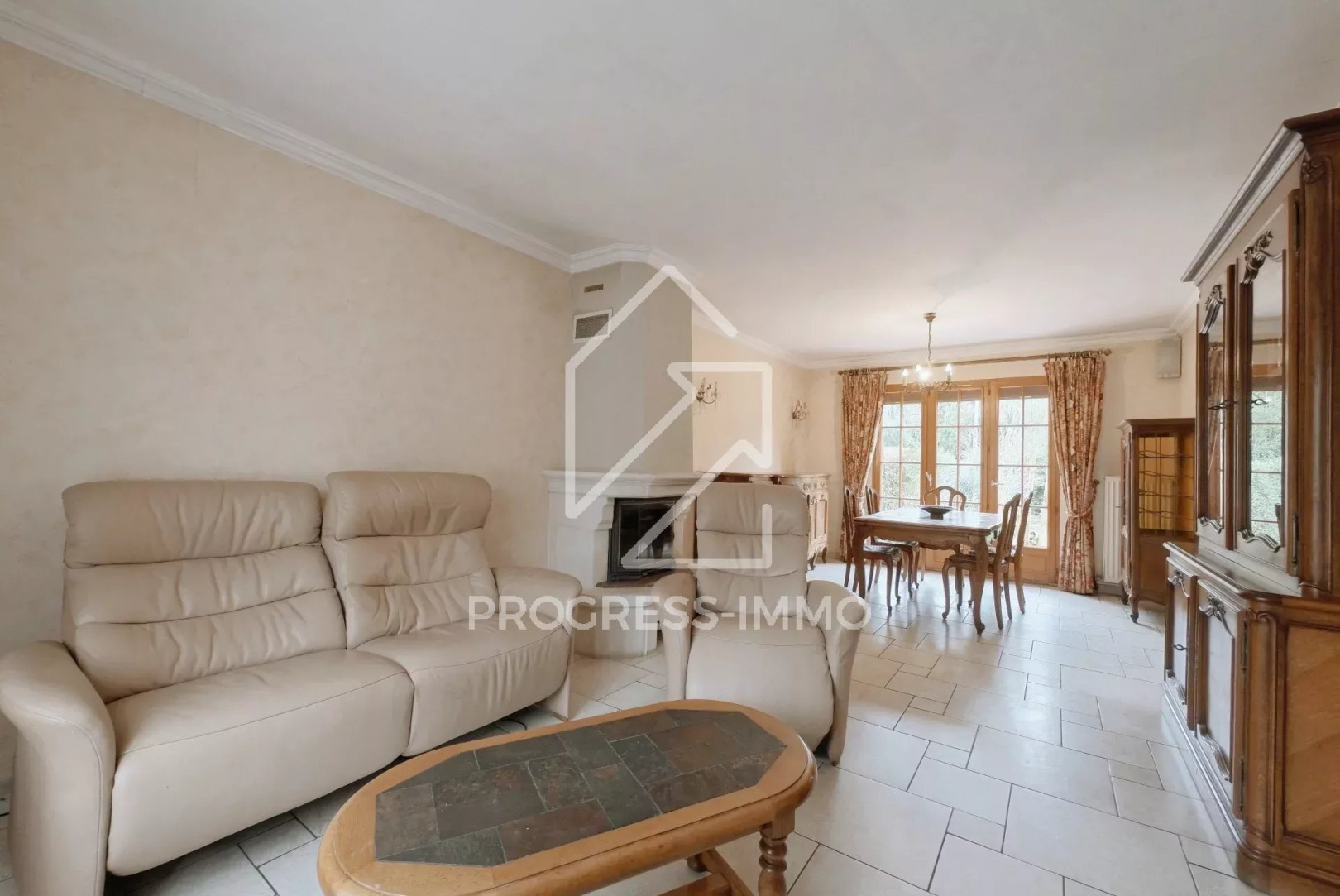 
                                                Vente
                                                 Maison 107m² terrain 278m² Quartier Bois l'Evêque