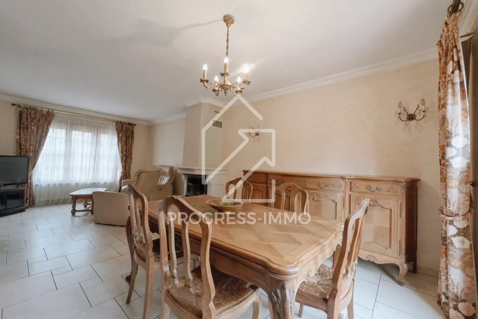 
                                                Vente
                                                 Maison 107m² terrain 278m² Quartier Bois l'Evêque