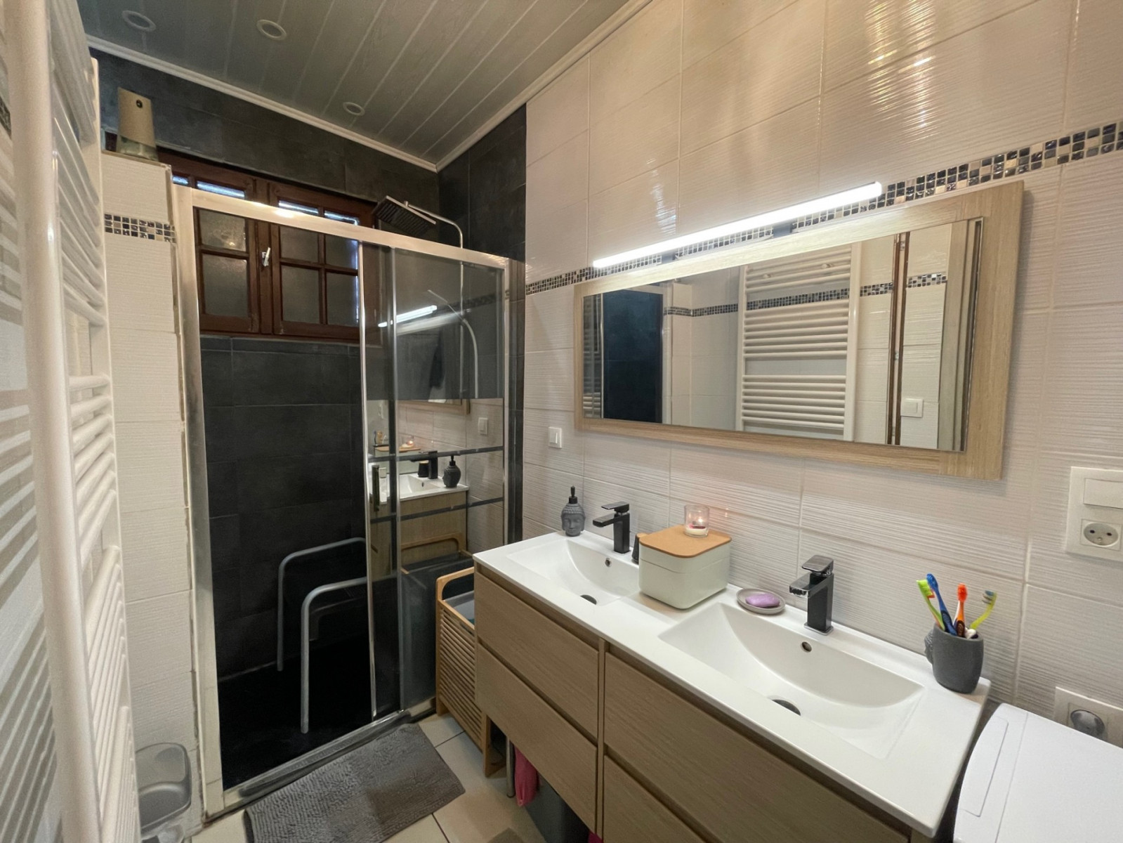 
                                                Vente
                                                 MAISON 110M² TRIPLE GARAGE