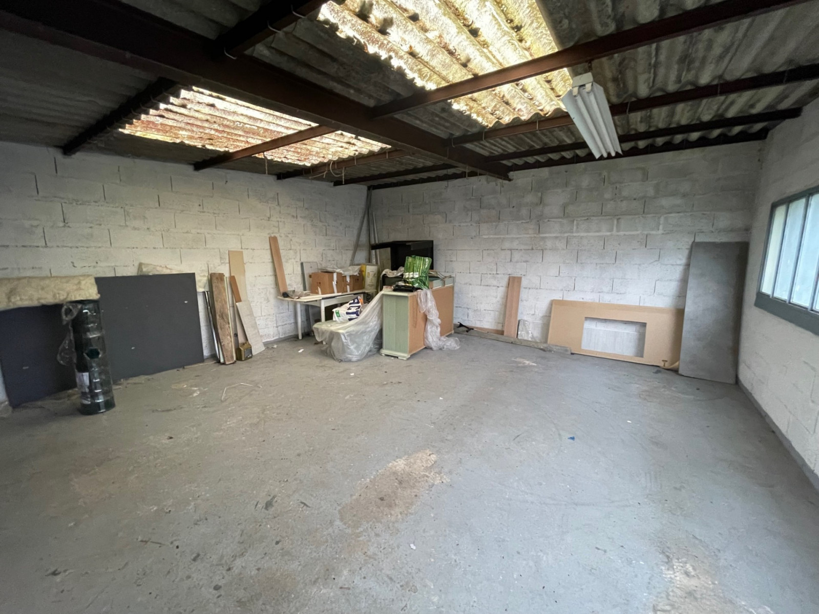 
                                                Vente
                                                 MAISON 110M² TRIPLE GARAGE