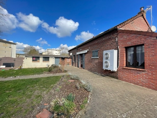 
                                                Vente
                                                 MAISON 110M² TRIPLE GARAGE
