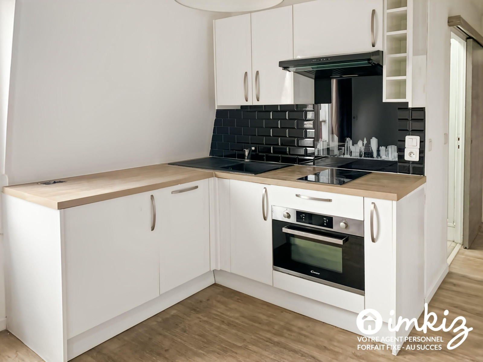 
                                                Vente
                                                 Maison 12 pièces