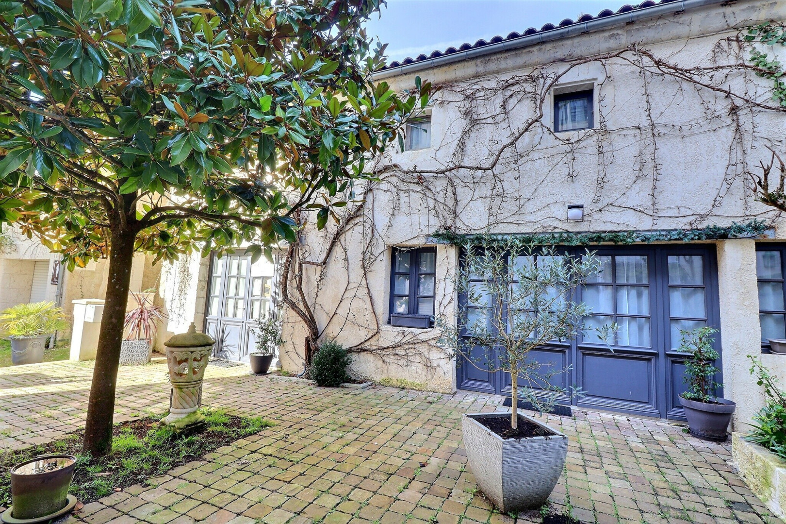 
                                                Vente
                                                 Maison 12 pièces