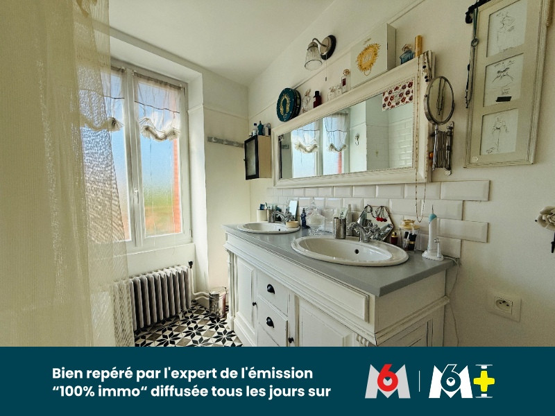 
                                                Vente
                                                 maison - 120 m2 - trois chambres - jardin