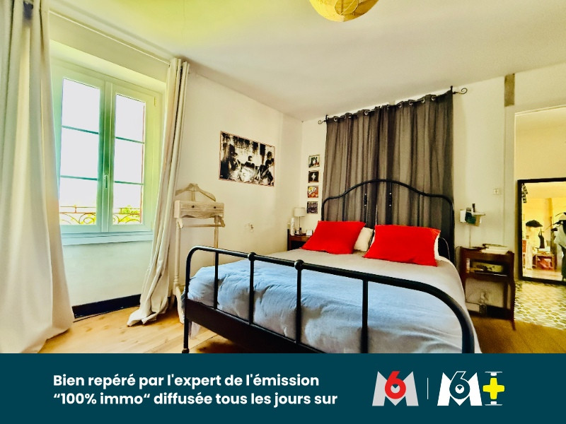 
                                                Vente
                                                 maison - 120 m2 - trois chambres - jardin