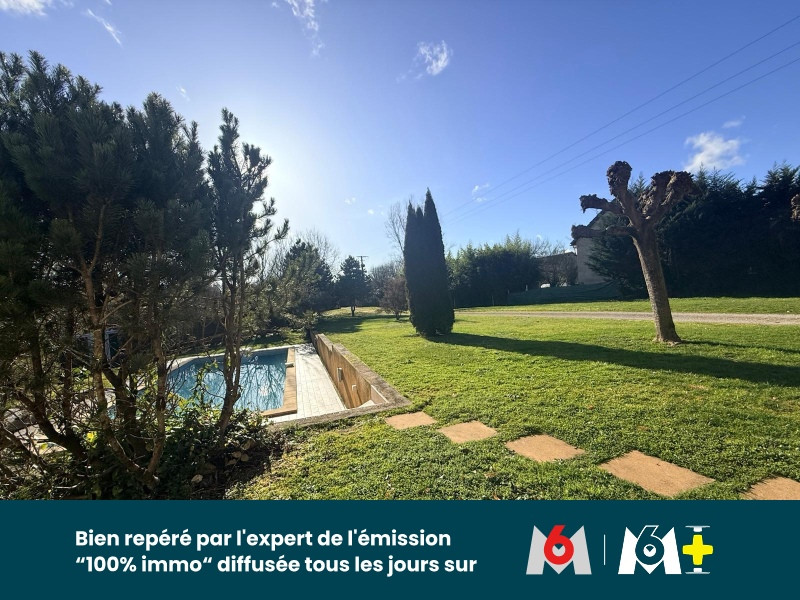 
                                                Vente
                                                 Maison - 139m2  sur un terrain de 15 308m2