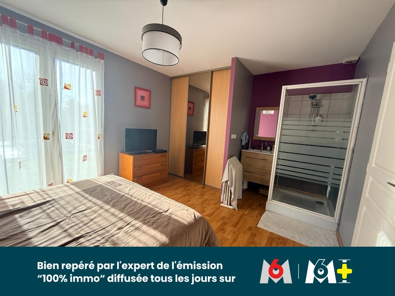 
                                                Vente
                                                 Maison - 139m2  sur un terrain de 15 308m2