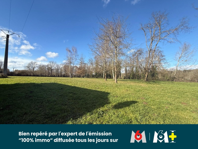 
                                                Vente
                                                 Maison - 139m2  sur un terrain de 15 308m2