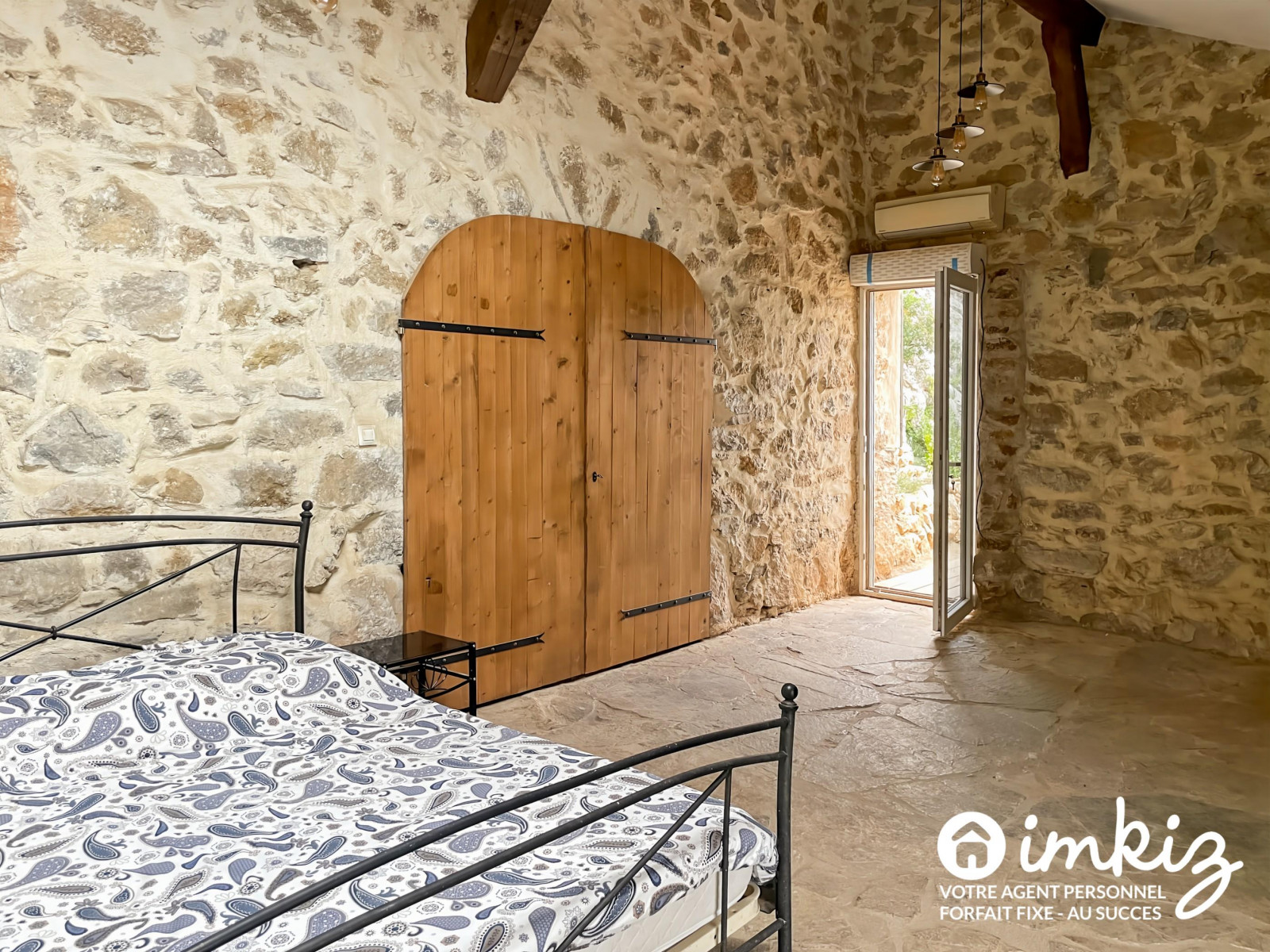 
                                                Vente
                                                 Maison 14 pièces