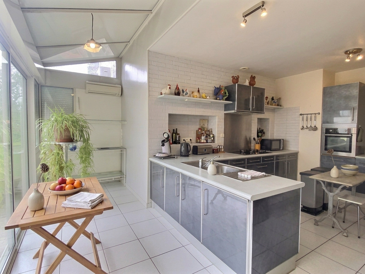 
                                                Vente
                                                 Maison 14 pièces