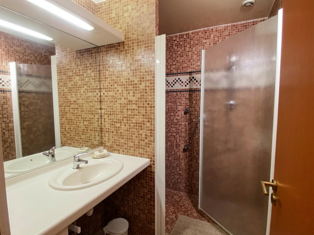 
                                                Vente
                                                 Maison 14 pièces