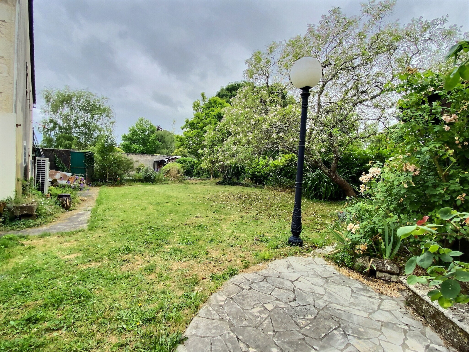 
                                                Vente
                                                 Maison 14 pièces