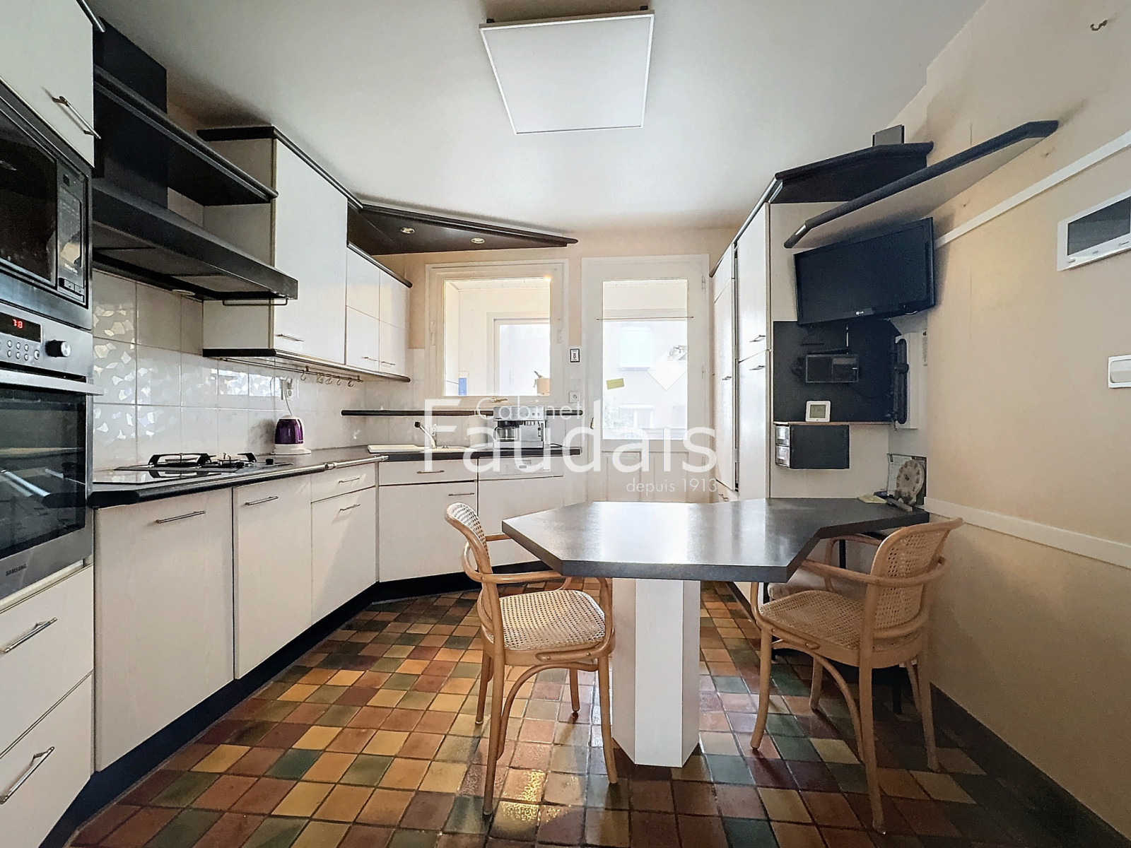 
                                                Vente
                                                 Maison 154 m2 centre ville de Saint-Lô 