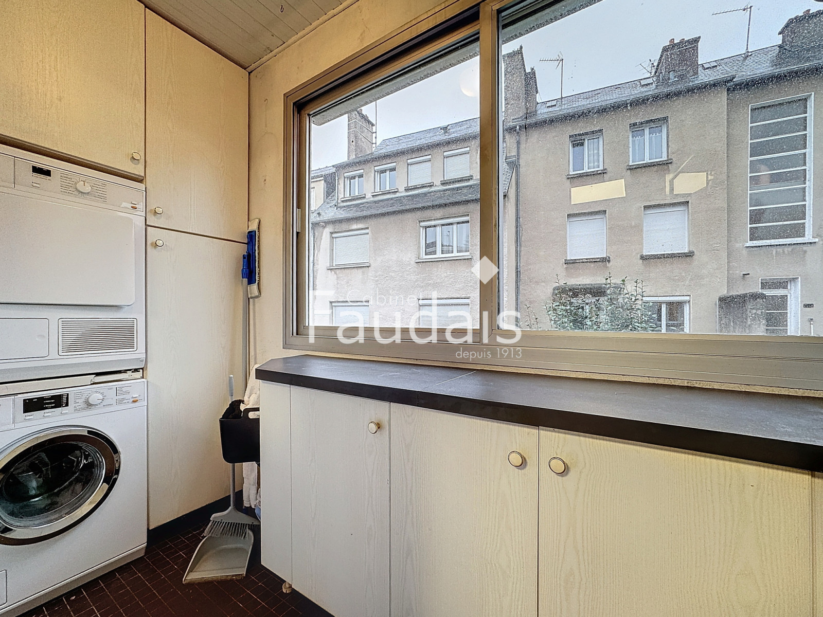 
                                                Vente
                                                 Maison 154 m2 centre ville de Saint-Lô 