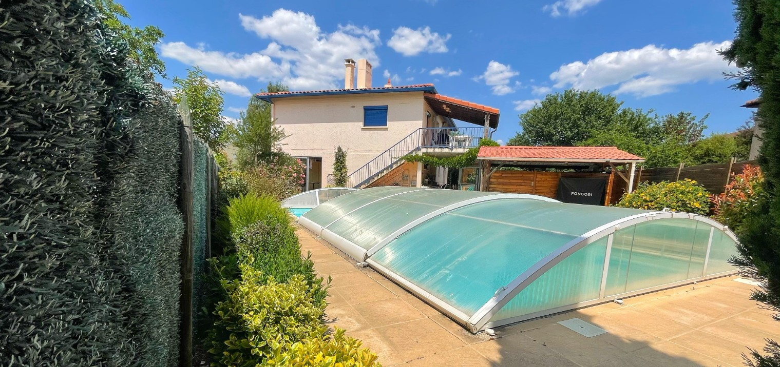 
                                                Vente
                                                 Maison 176 m2 adaptée handicapé avec piscine