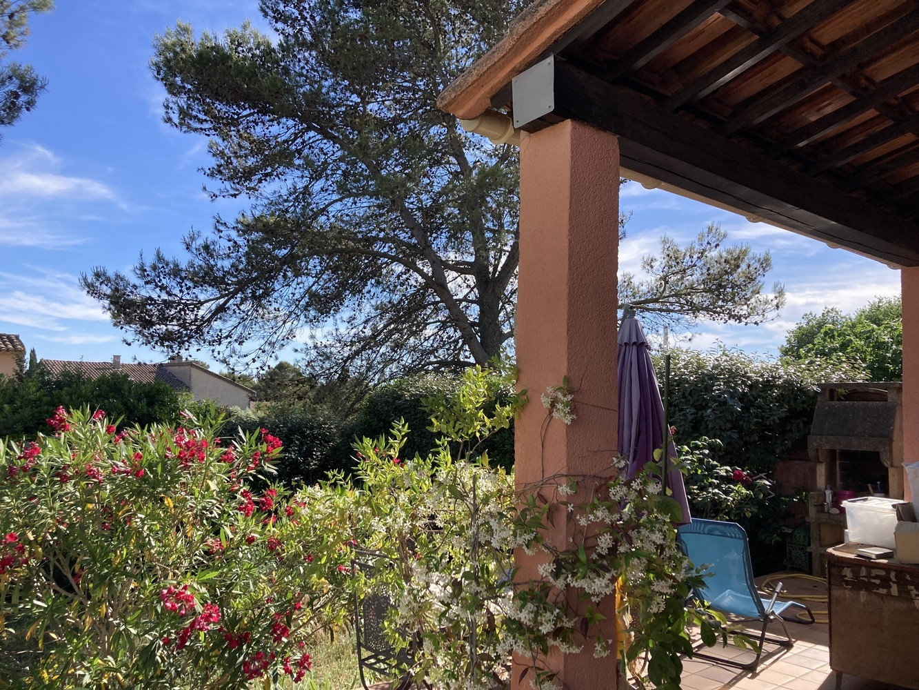 
                                                Vente
                                                 maison 2 chambres + 2 pkg et piscine commune