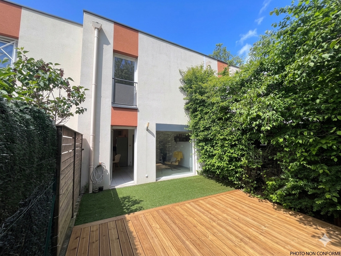 
                                                Vente
                                                 Maison - 2 chambres- à proximité de l'hippodrome de Parilly