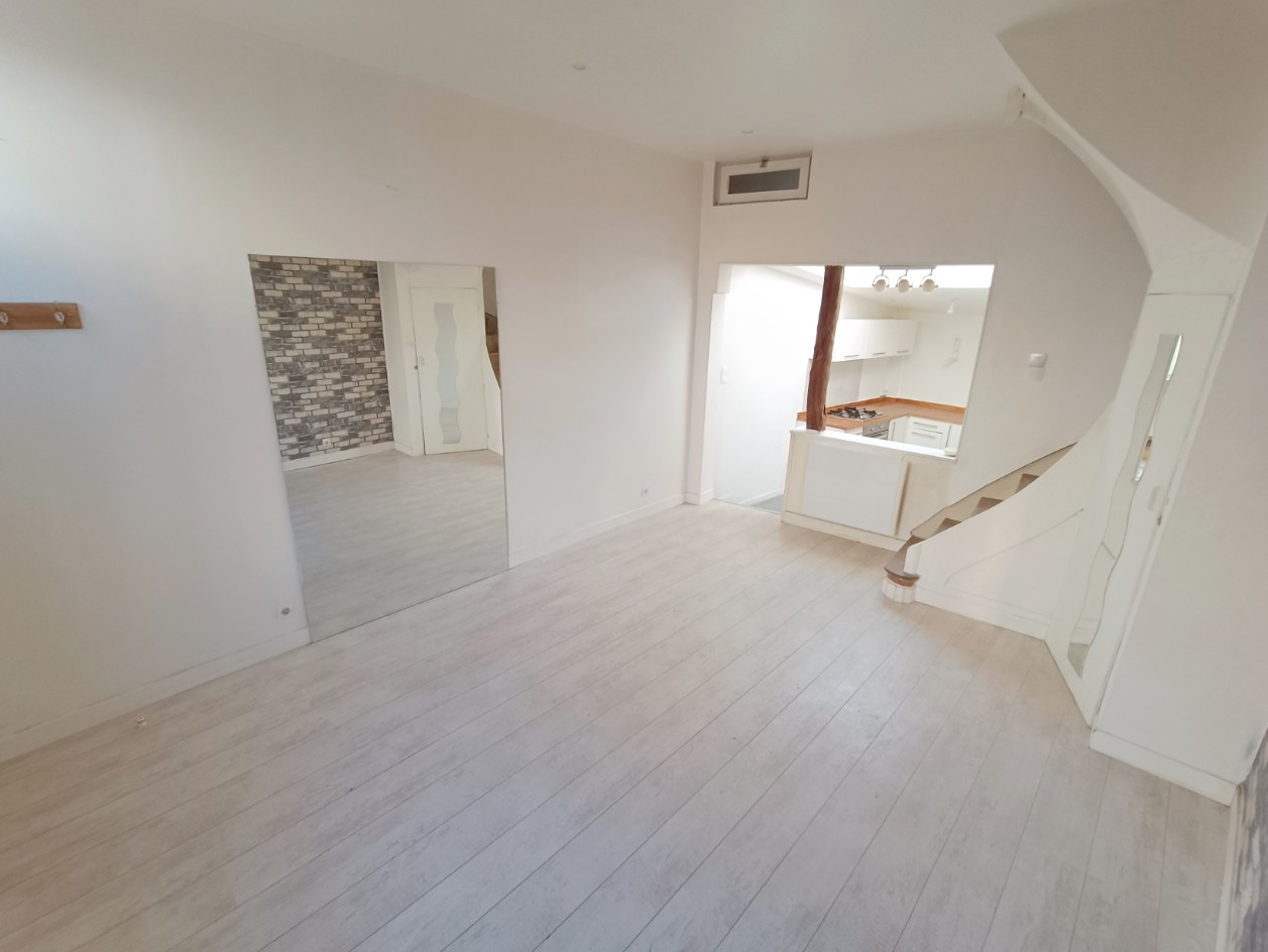 
                                                Location
                                                 Maison 2 chambres Amiens Saint Pierre