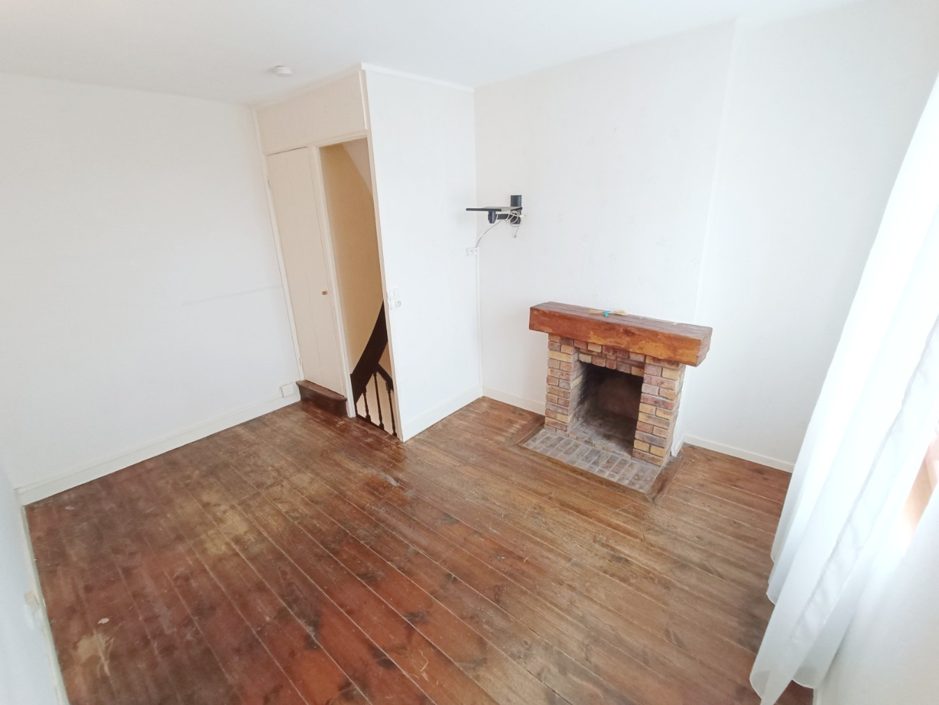 
                                                Vente
                                                 Maison 2 chambres avec cour, Amiens Saint Maurice