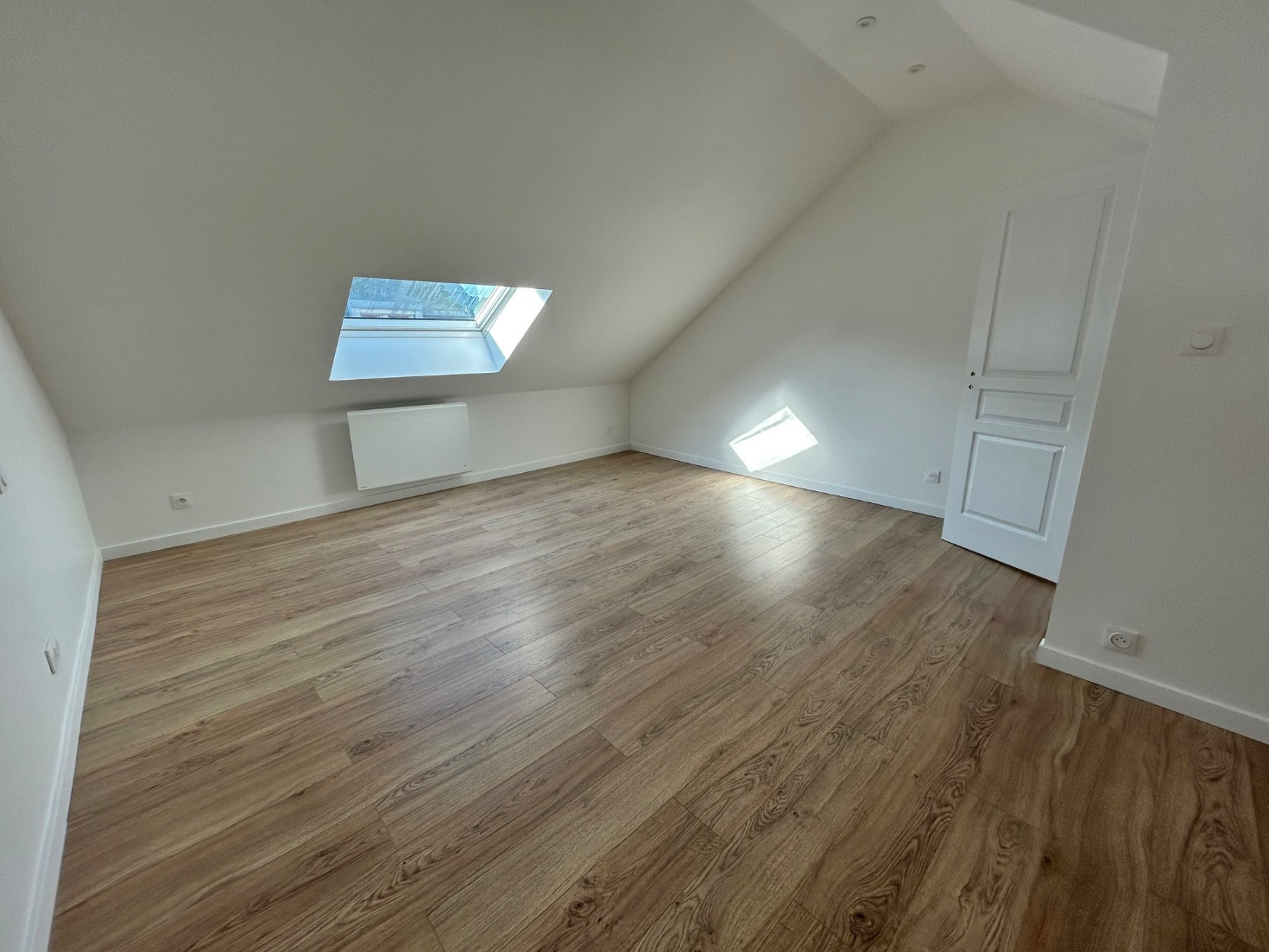 
                                                Location
                                                 Maison 2 chambres avec cour proche gare