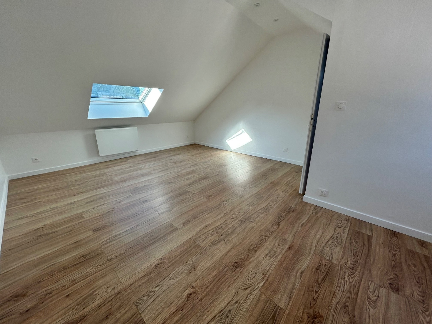 
                                                Location
                                                 Maison 2 chambres avec cour proche gare