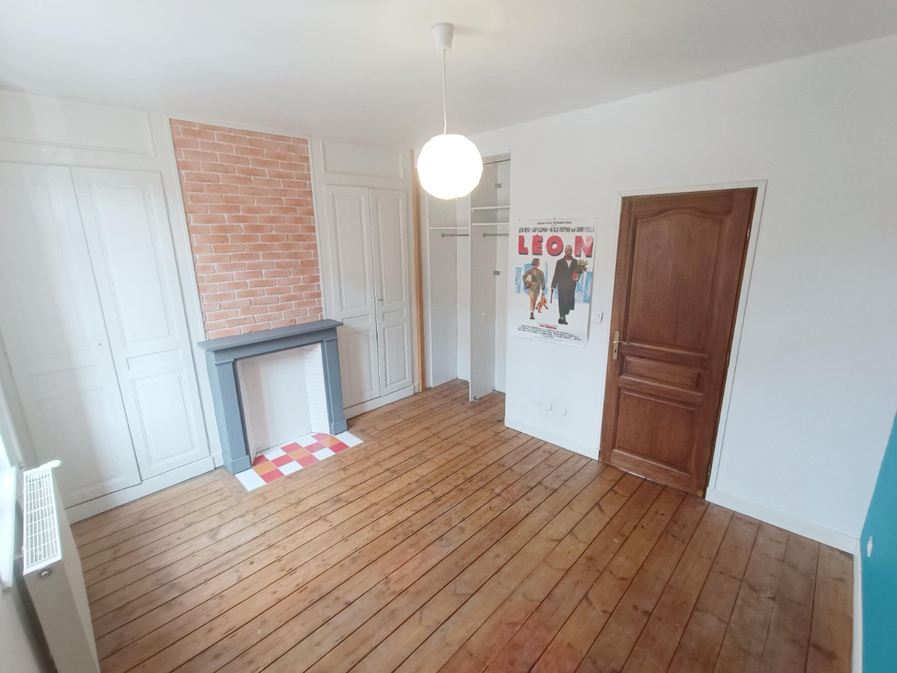 
                                                Location
                                                 Maison, 2 chambres, bureau
