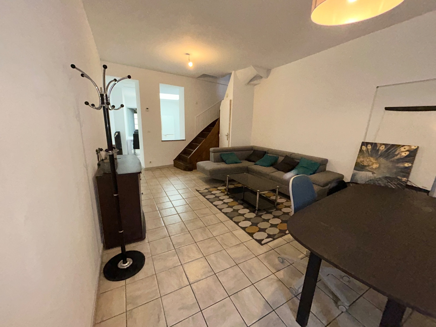 
                                                Vente
                                                 Maison 2 chambres, bureau et cour