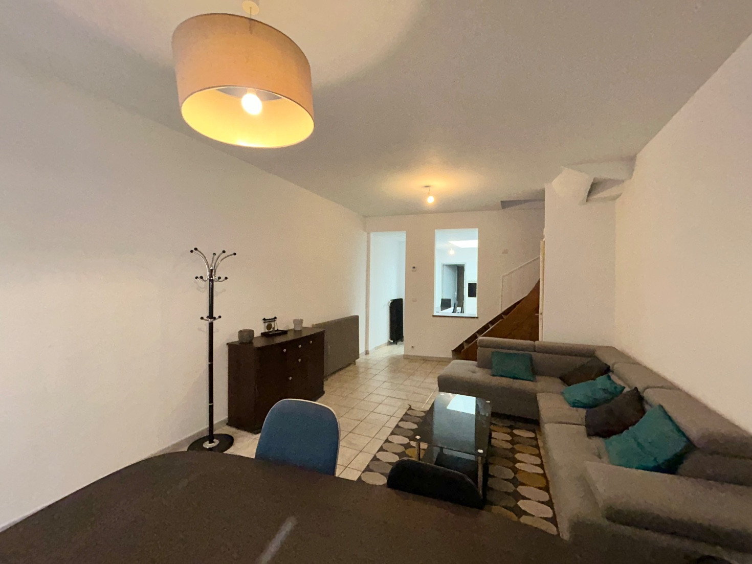 
                                                Vente
                                                 Maison 2 chambres, bureau et cour