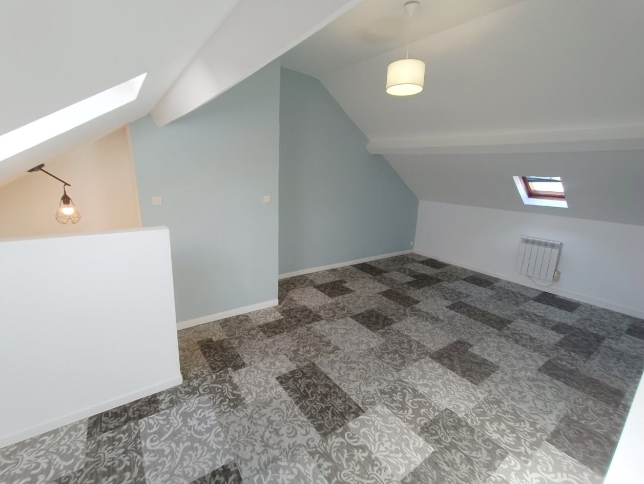
                                                Location
                                                 Maison 2 chambres, bureau, terrasse