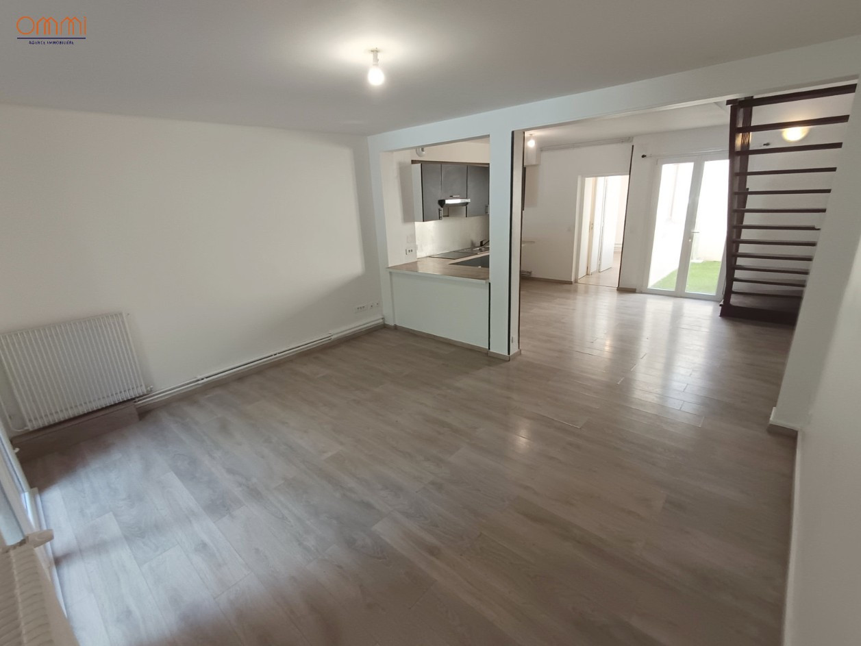 
                                                Location
                                                 Maison 2 chambres Cour proche Coliseum