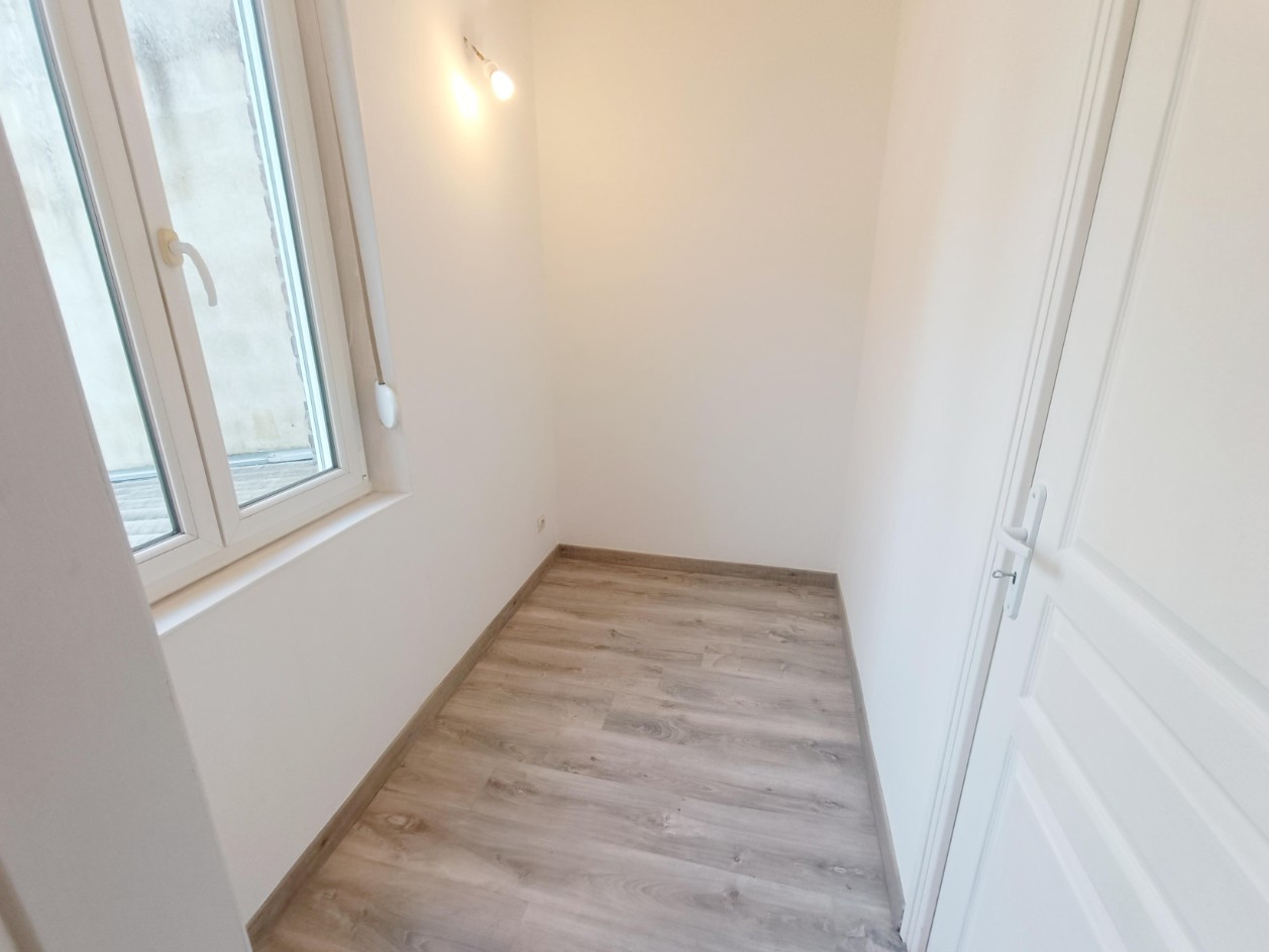 
                                                Vente
                                                 Maison 2 Chambres et jardin quartier St-Maurice