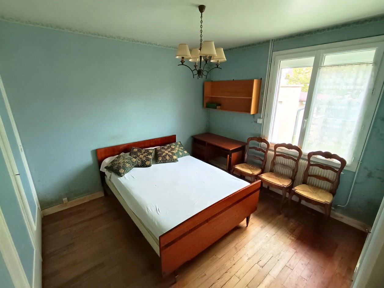 
                                                Vente
                                                 Maison 2 chambres, garage et jardin