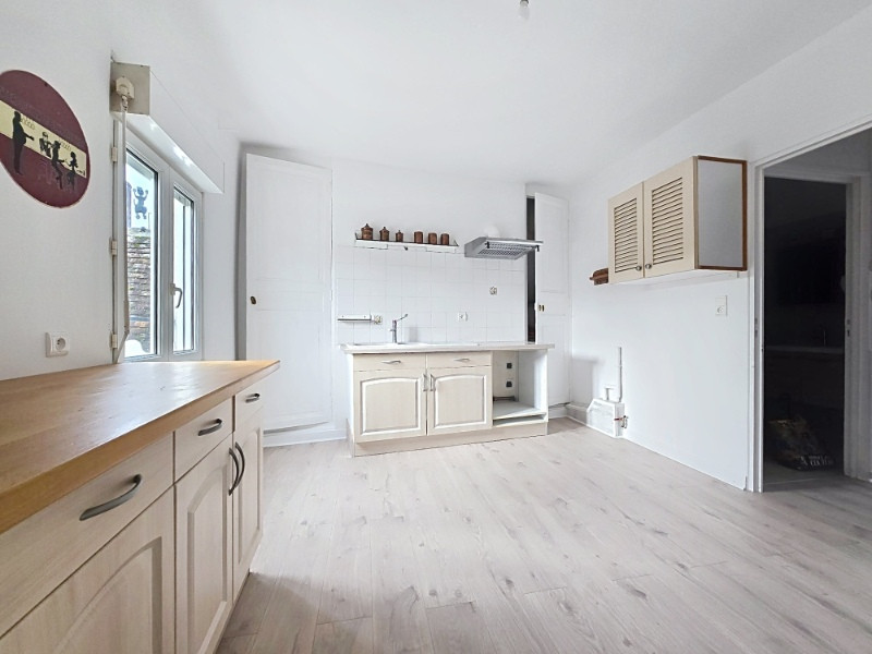 
                                                Vente
                                                 Maison  2 chambres- jardin- double garage + un T2 loué en RDC : un achat malin en plein centre de CHÂTEAU-RENAULT