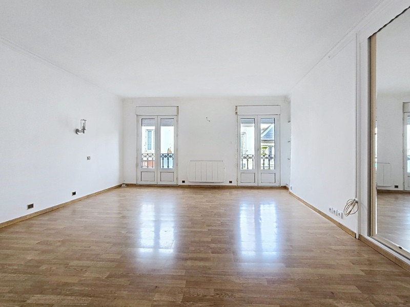 
                                                Vente
                                                 Maison  2 chambres- jardin- double garage + un T2 loué en RDC : un achat malin en plein centre de CHÂTEAU-RENAULT