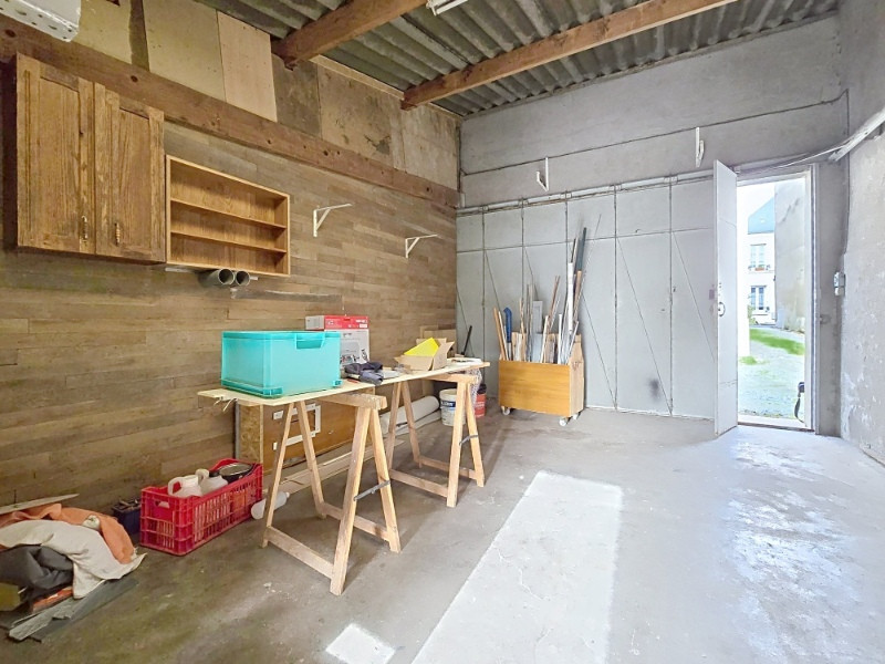 
                                                Vente
                                                 Maison  2 chambres- jardin- double garage + un T2 loué en RDC : un achat malin en plein centre de CHÂTEAU-RENAULT